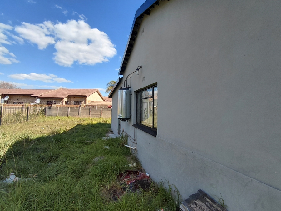 4 Bedroom Property for Sale in Lennoxton KwaZulu-Natal