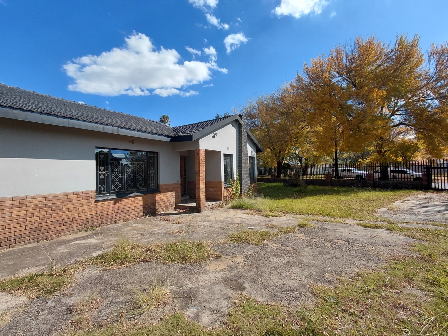 4 Bedroom Property for Sale in Lennoxton KwaZulu-Natal