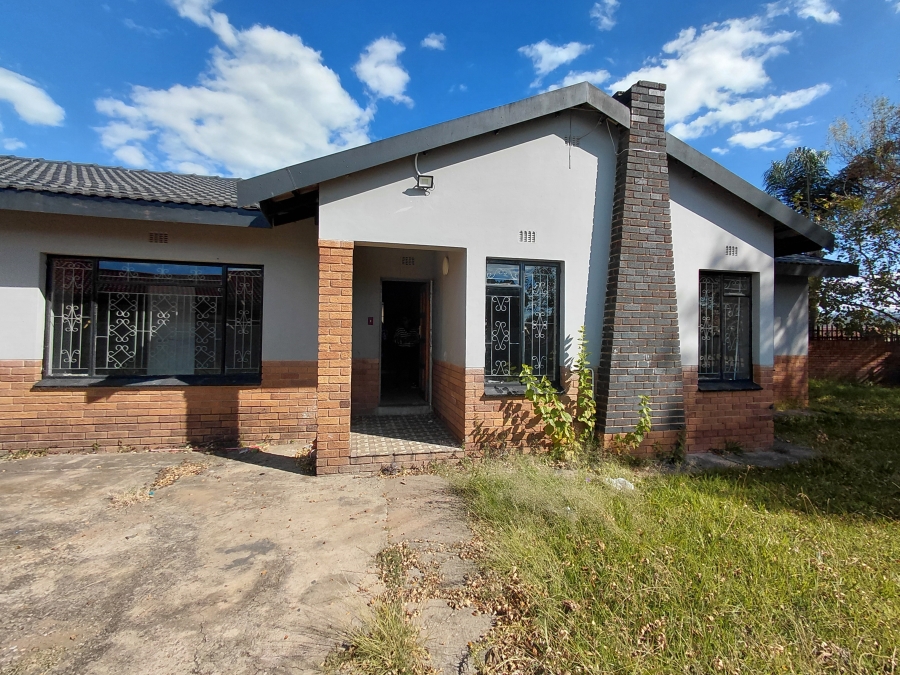 4 Bedroom Property for Sale in Lennoxton KwaZulu-Natal