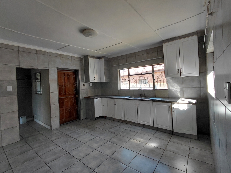 4 Bedroom Property for Sale in Lennoxton KwaZulu-Natal