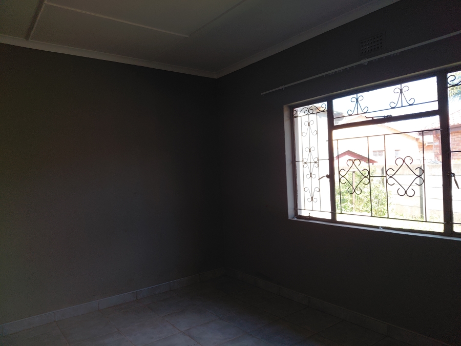 4 Bedroom Property for Sale in Lennoxton KwaZulu-Natal