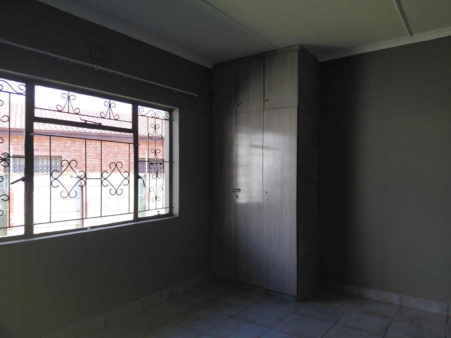 4 Bedroom Property for Sale in Lennoxton KwaZulu-Natal