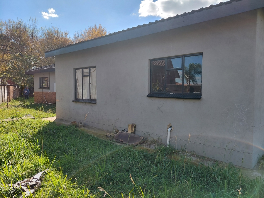 4 Bedroom Property for Sale in Lennoxton KwaZulu-Natal
