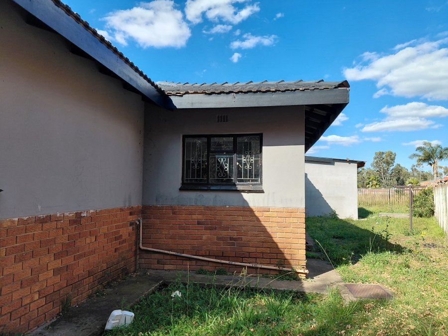 4 Bedroom Property for Sale in Lennoxton KwaZulu-Natal