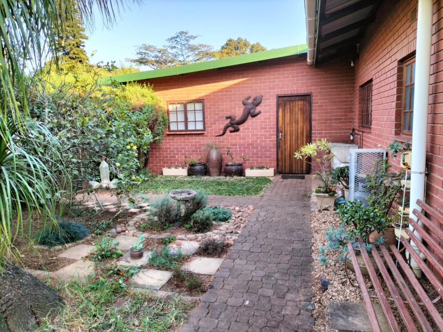 4 Bedroom Property for Sale in Monteseel KwaZulu-Natal