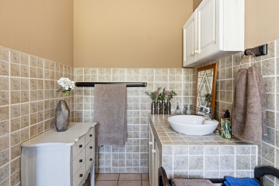 4 Bedroom Property for Sale in Monteseel KwaZulu-Natal