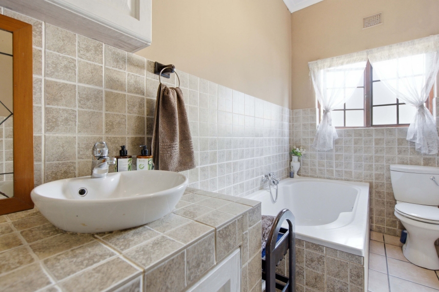 4 Bedroom Property for Sale in Monteseel KwaZulu-Natal