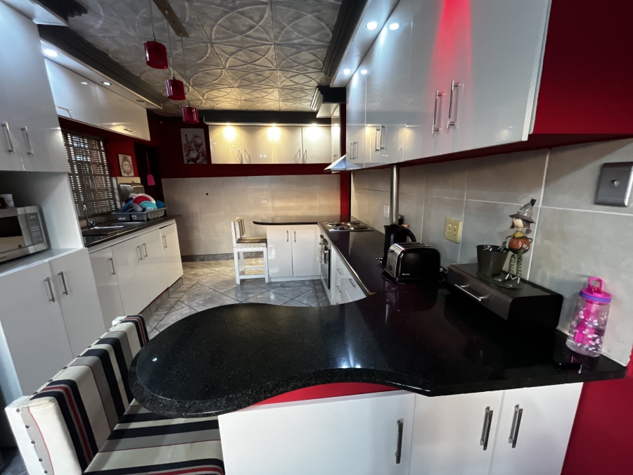 2 Bedroom Property for Sale in Raisethorpe KwaZulu-Natal