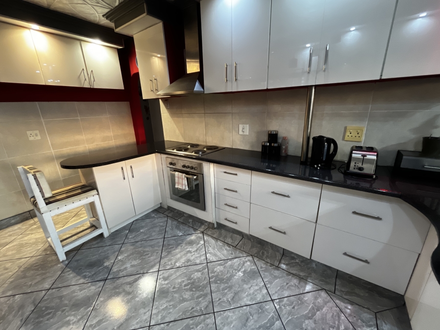 2 Bedroom Property for Sale in Raisethorpe KwaZulu-Natal