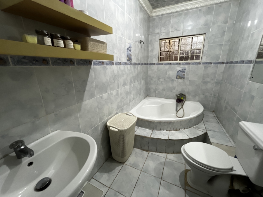 2 Bedroom Property for Sale in Raisethorpe KwaZulu-Natal