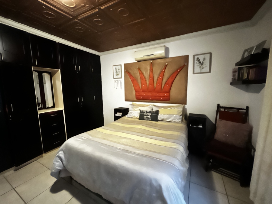 2 Bedroom Property for Sale in Raisethorpe KwaZulu-Natal