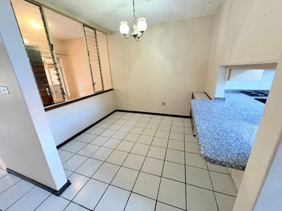 2 Bedroom Property for Sale in Huttenheights KwaZulu-Natal