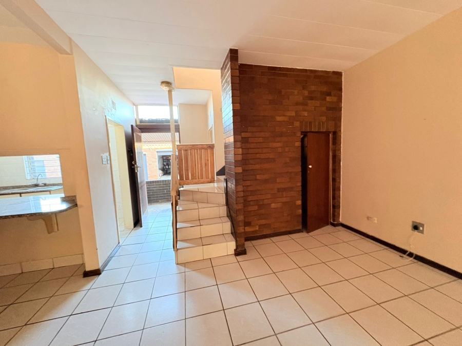 2 Bedroom Property for Sale in Huttenheights KwaZulu-Natal