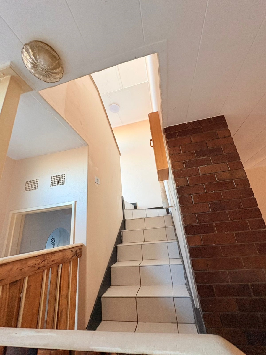 2 Bedroom Property for Sale in Huttenheights KwaZulu-Natal