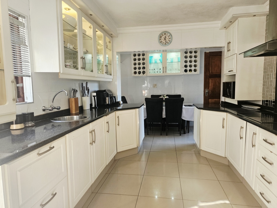 7 Bedroom Property for Sale in Buffels Bosch KwaZulu-Natal