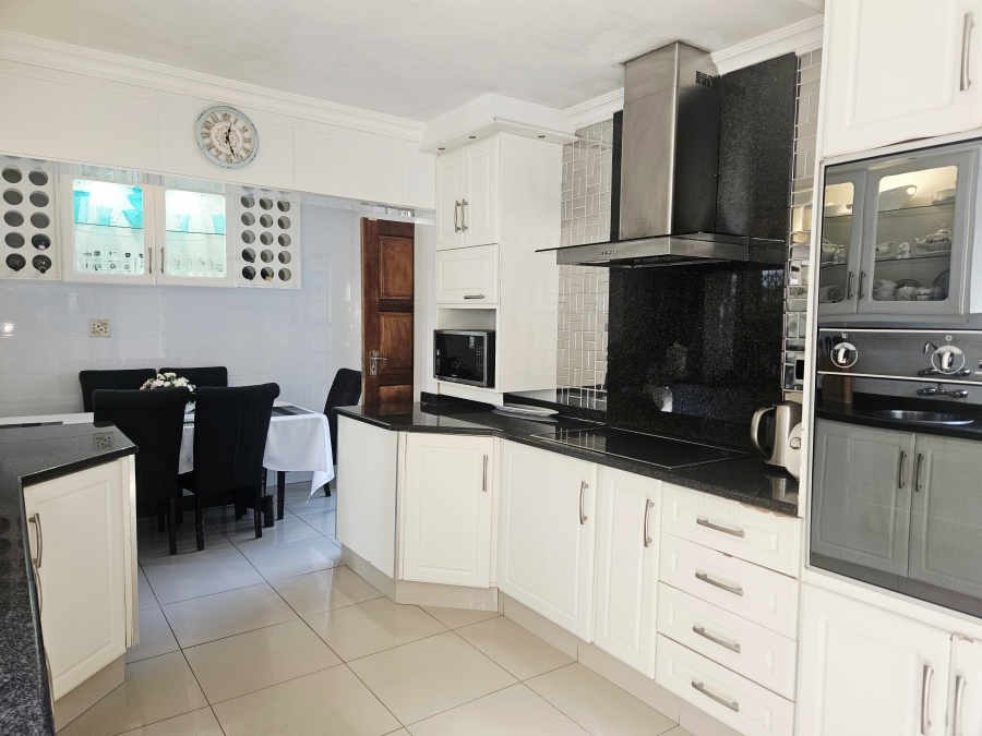 7 Bedroom Property for Sale in Buffels Bosch KwaZulu-Natal