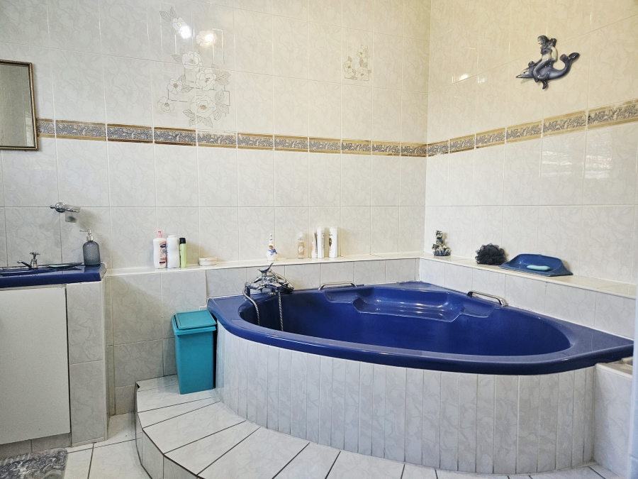 7 Bedroom Property for Sale in Buffels Bosch KwaZulu-Natal