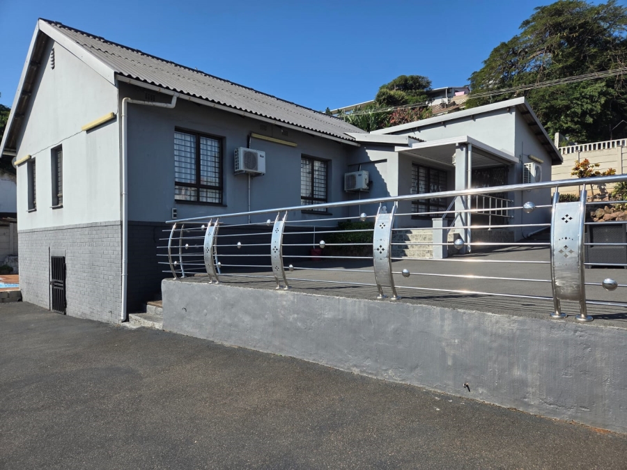 5 Bedroom Property for Sale in Bluff KwaZulu-Natal