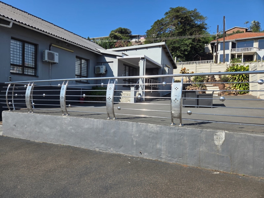 5 Bedroom Property for Sale in Bluff KwaZulu-Natal