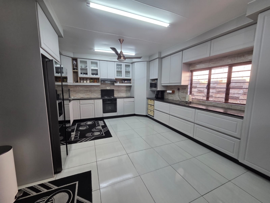 5 Bedroom Property for Sale in Bluff KwaZulu-Natal