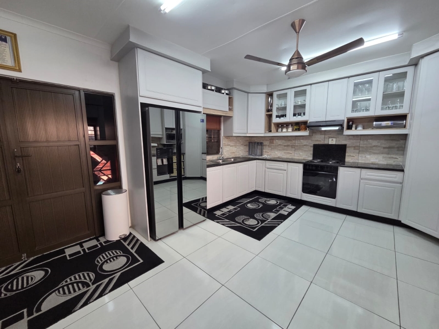 5 Bedroom Property for Sale in Bluff KwaZulu-Natal
