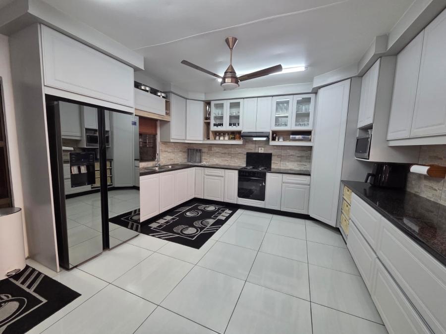 5 Bedroom Property for Sale in Bluff KwaZulu-Natal