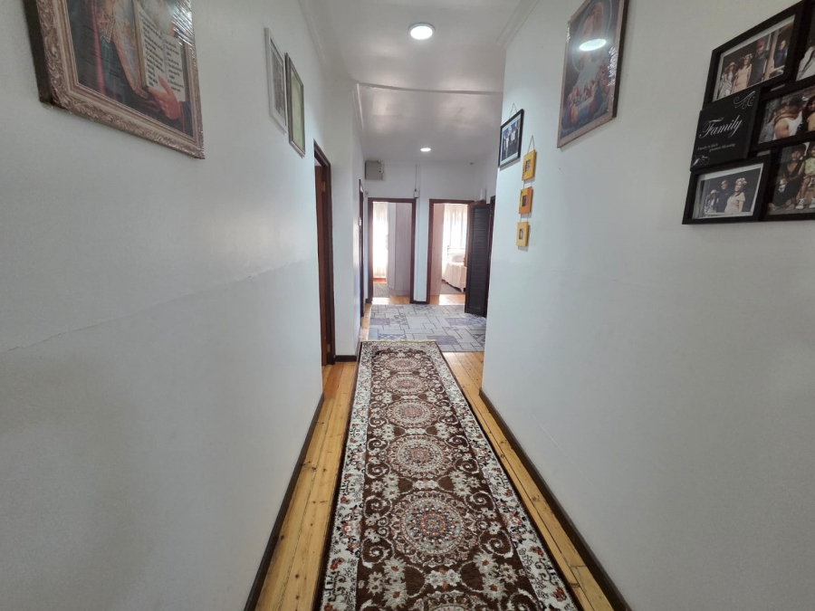 5 Bedroom Property for Sale in Bluff KwaZulu-Natal