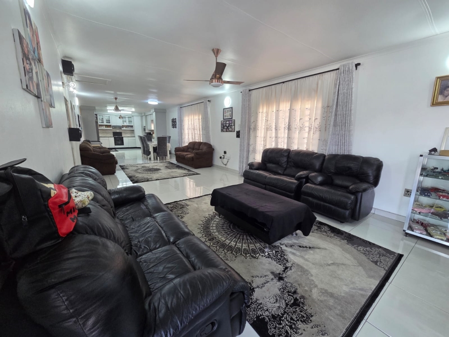 5 Bedroom Property for Sale in Bluff KwaZulu-Natal