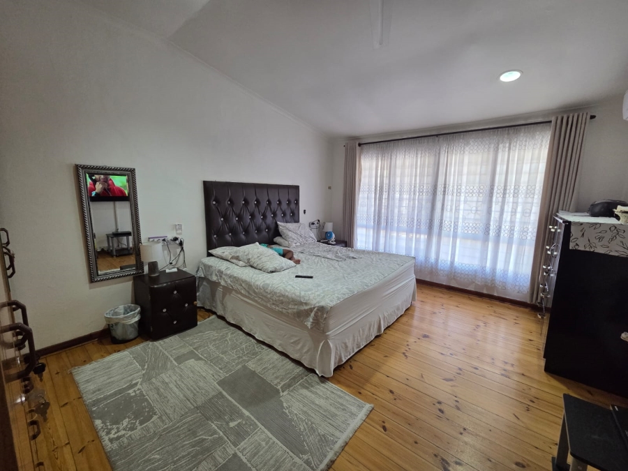 5 Bedroom Property for Sale in Bluff KwaZulu-Natal