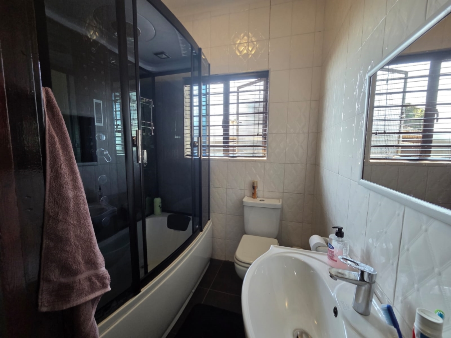 5 Bedroom Property for Sale in Bluff KwaZulu-Natal