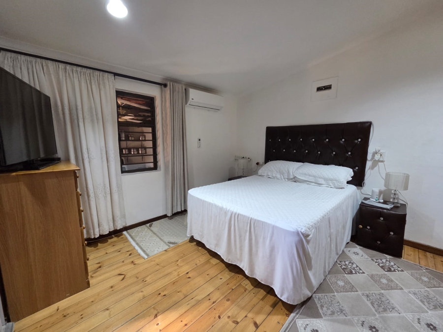 5 Bedroom Property for Sale in Bluff KwaZulu-Natal