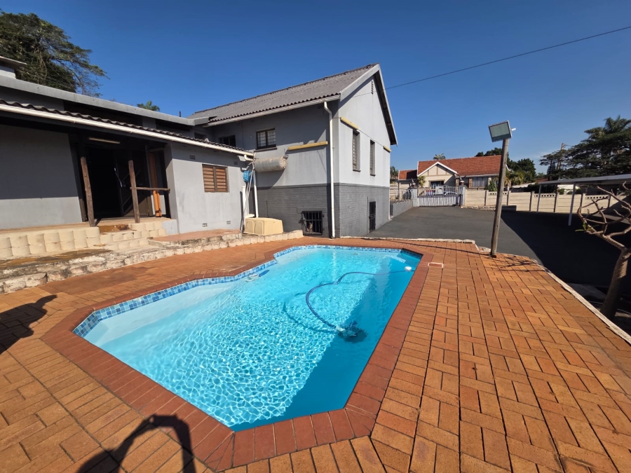 5 Bedroom Property for Sale in Bluff KwaZulu-Natal