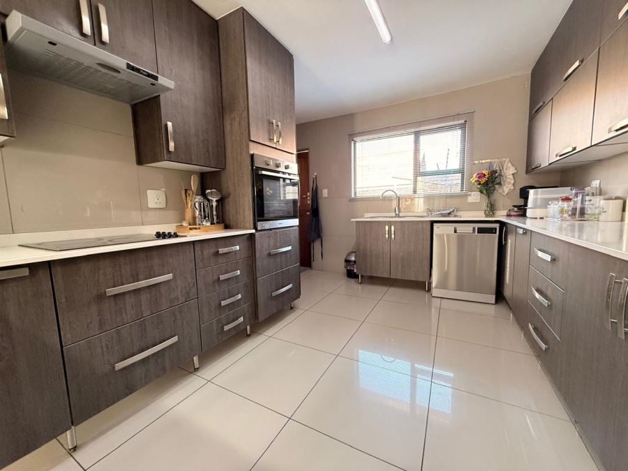 3 Bedroom Property for Sale in Huttenheights KwaZulu-Natal