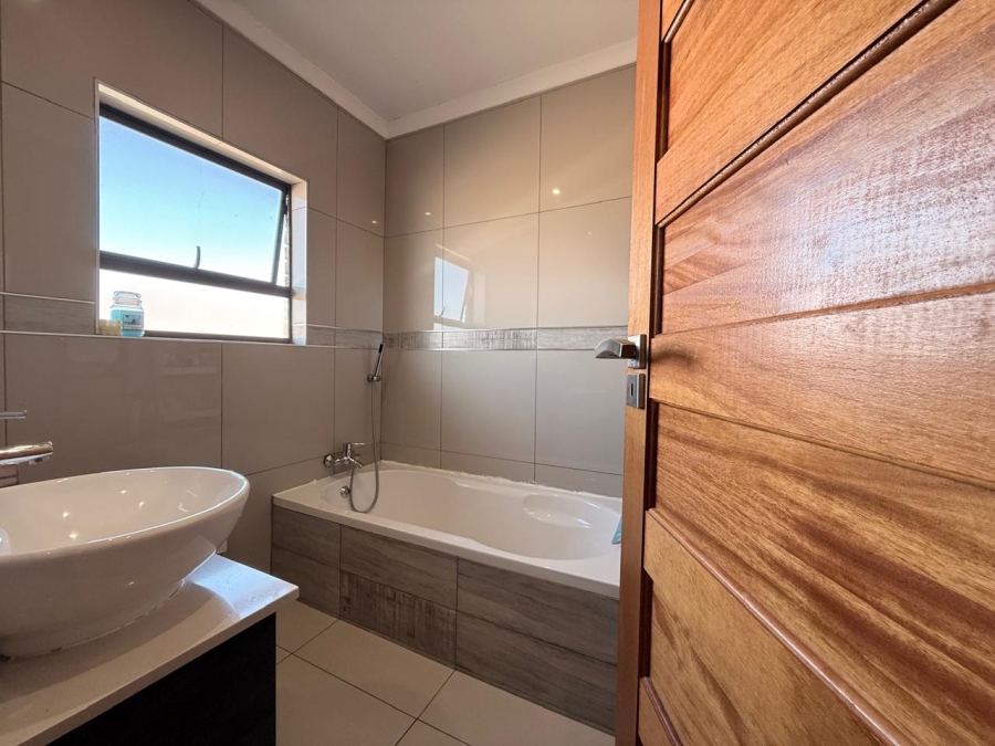 3 Bedroom Property for Sale in Huttenheights KwaZulu-Natal