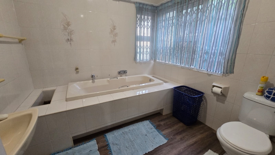 5 Bedroom Property for Sale in Ballito Central KwaZulu-Natal
