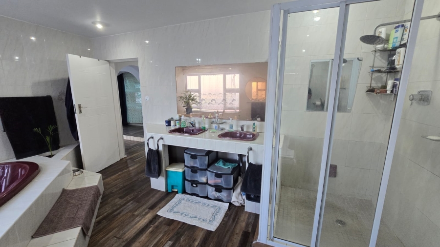 5 Bedroom Property for Sale in Ballito Central KwaZulu-Natal