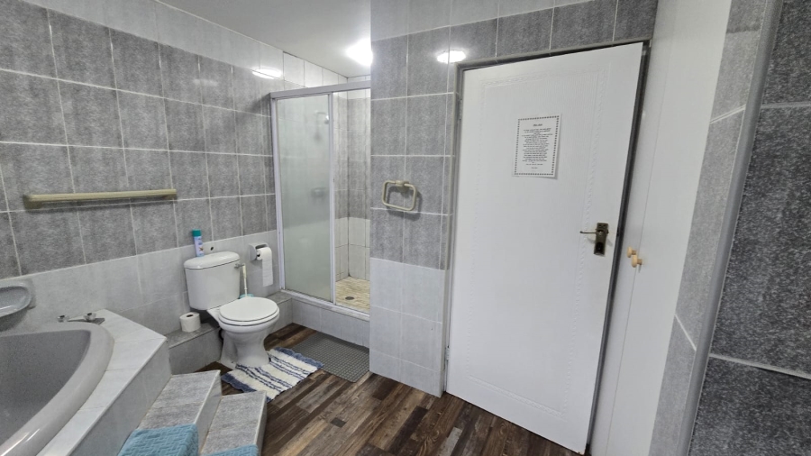 5 Bedroom Property for Sale in Ballito Central KwaZulu-Natal
