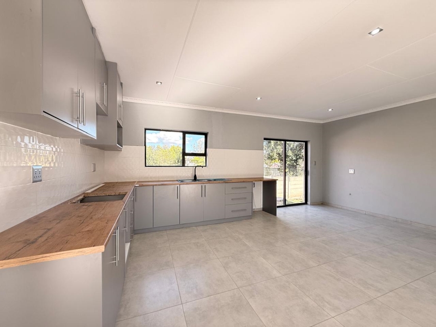 3 Bedroom Property for Sale in Schuinshoogte KwaZulu-Natal
