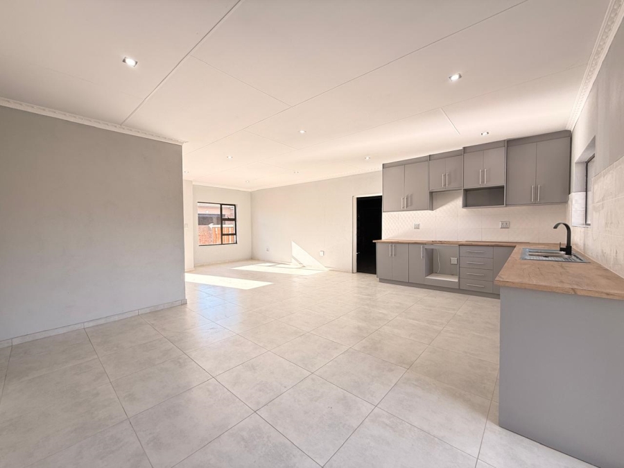 3 Bedroom Property for Sale in Schuinshoogte KwaZulu-Natal