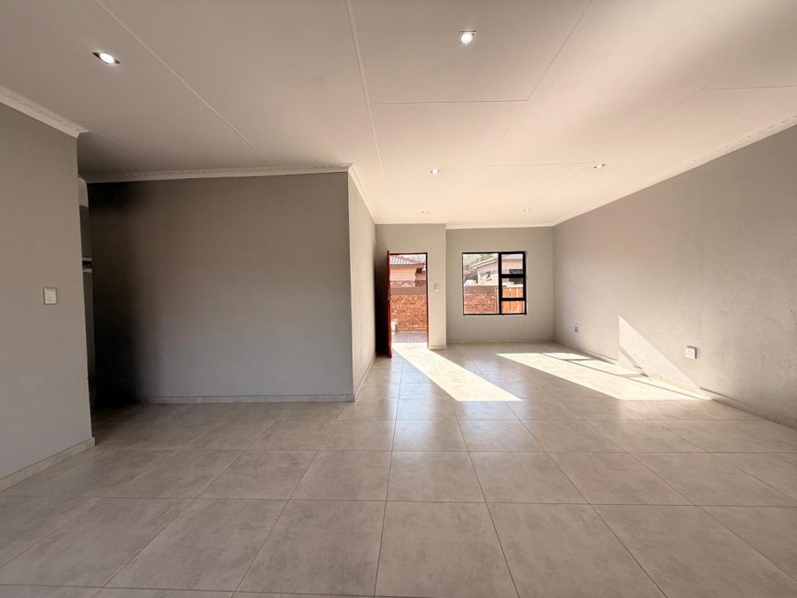 3 Bedroom Property for Sale in Schuinshoogte KwaZulu-Natal