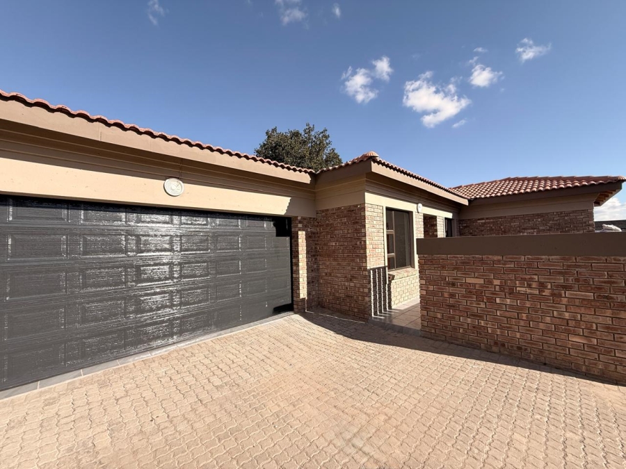 3 Bedroom Property for Sale in Schuinshoogte KwaZulu-Natal