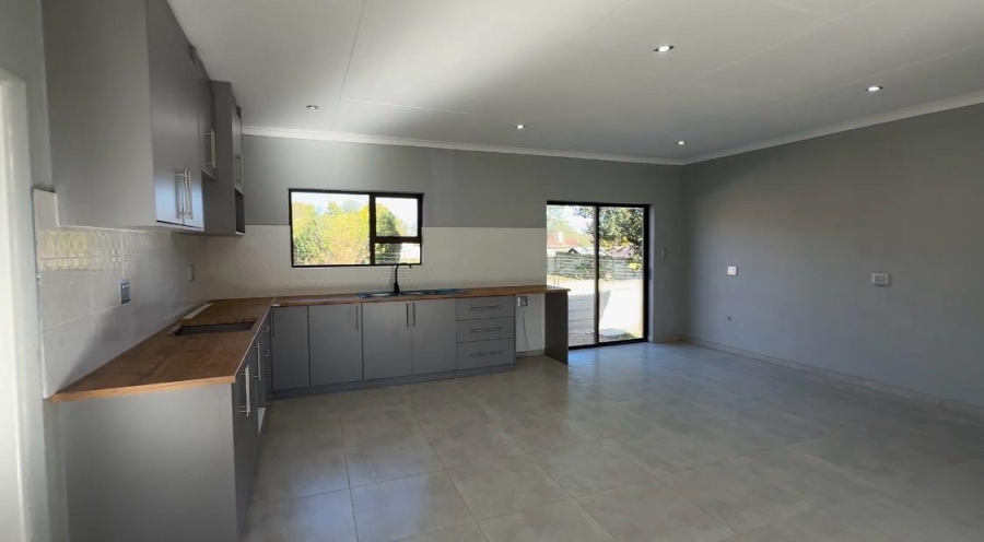 3 Bedroom Property for Sale in Schuinshoogte KwaZulu-Natal