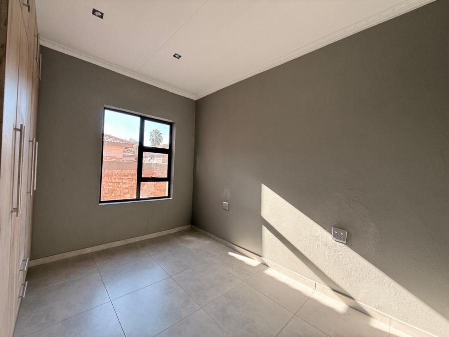 3 Bedroom Property for Sale in Schuinshoogte KwaZulu-Natal