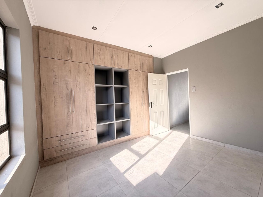 3 Bedroom Property for Sale in Schuinshoogte KwaZulu-Natal