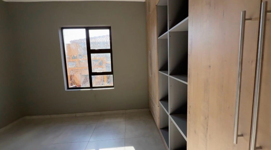 3 Bedroom Property for Sale in Schuinshoogte KwaZulu-Natal
