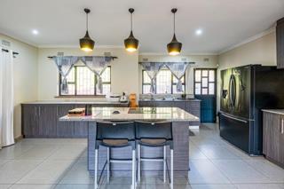 4 Bedroom Property for Sale in Amanzimtoti KwaZulu-Natal