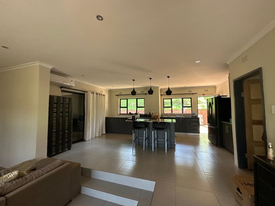4 Bedroom Property for Sale in Amanzimtoti KwaZulu-Natal
