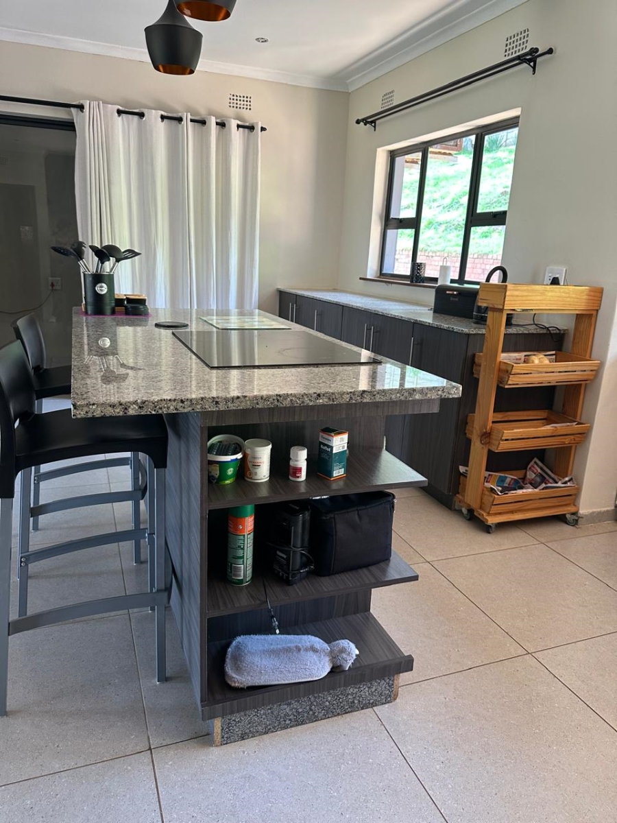 4 Bedroom Property for Sale in Amanzimtoti KwaZulu-Natal