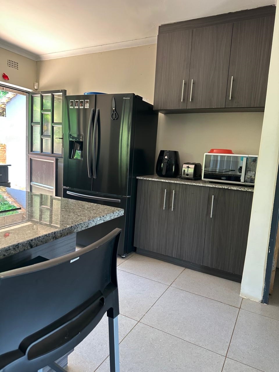 4 Bedroom Property for Sale in Amanzimtoti KwaZulu-Natal