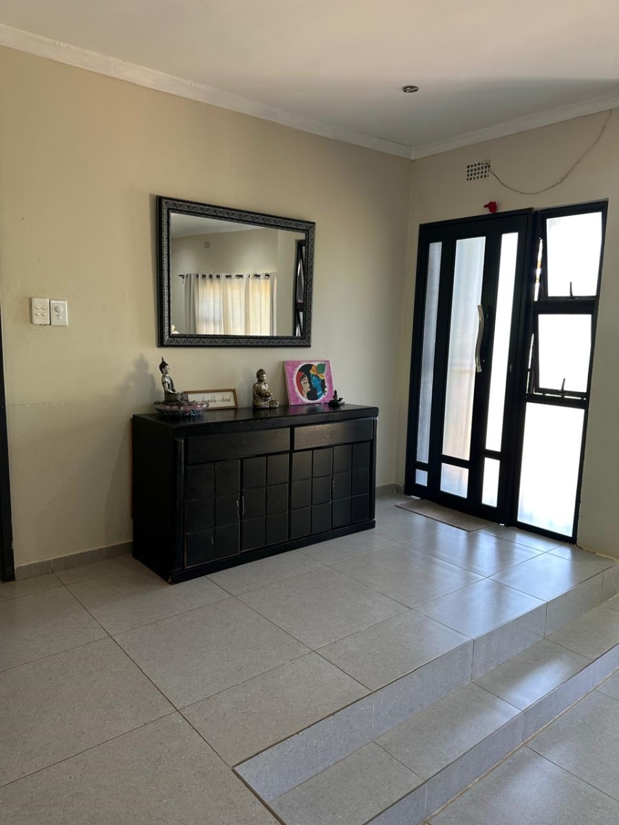 4 Bedroom Property for Sale in Amanzimtoti KwaZulu-Natal